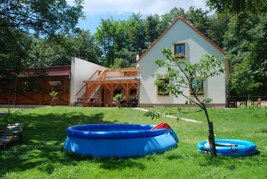 Appartement Penzion Staj Návary Extérieur photo